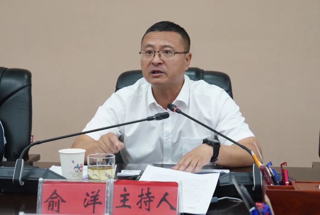 区委常委,区委政法委书记杨鸿,副区长,区公安分局局长吴晓东发言,区