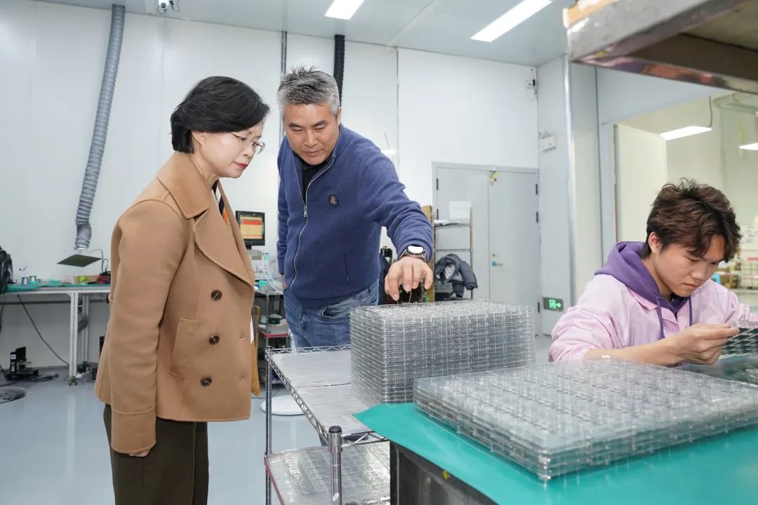 南明区委书记黄成虹调研南明智能制造产业园