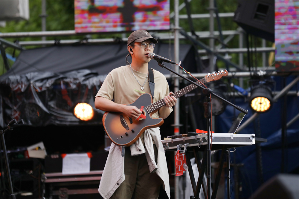 1715137793713037112.jpg?h=666&w=1000